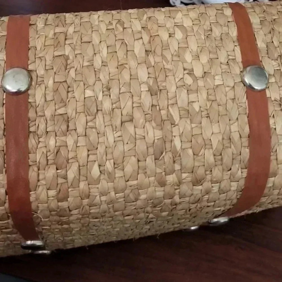 Vintage Woven Huge Straw Bag.  Made in Gutamala - Picture 10 of 12